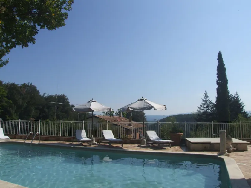Hyggelig lejlighed for 4 personer med pool, WIFI, TV og gårdhave - Image 1