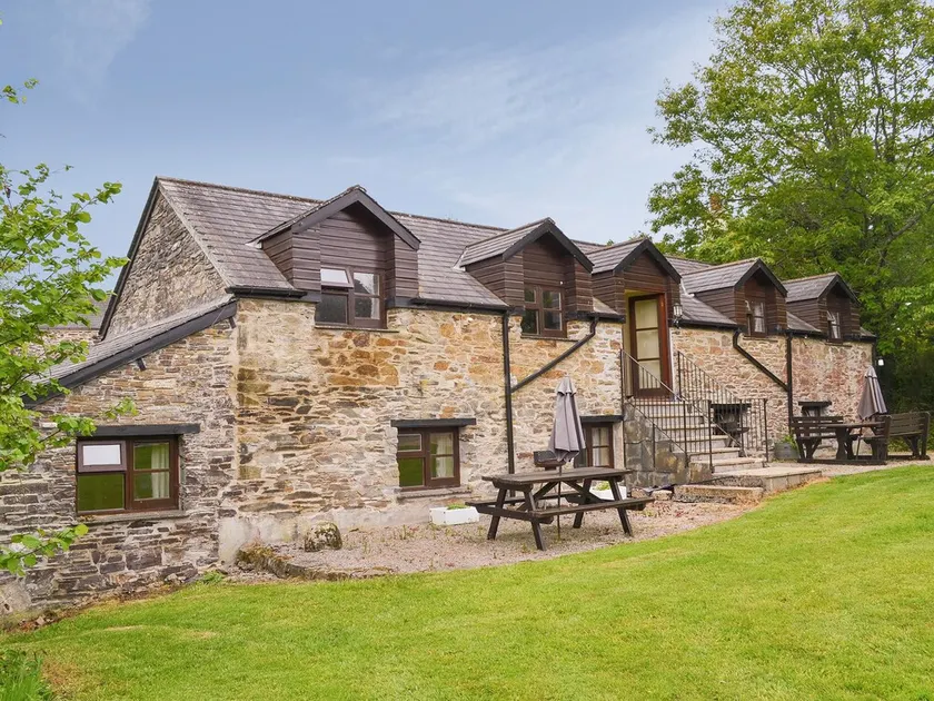Ideal location for a couple wishing to discover and explore Devon and Cornwall. - Image 1