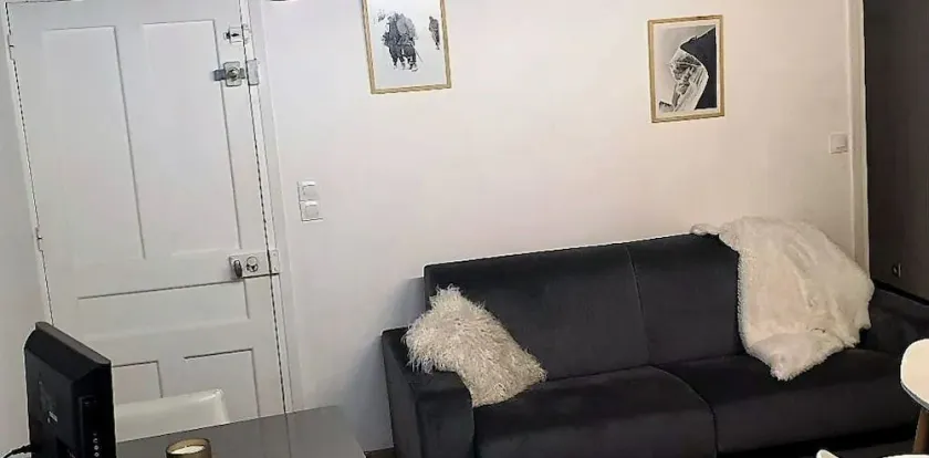 2- or 3-room apartment in the heart of the village of Saint Martin Vésubie - Image 1