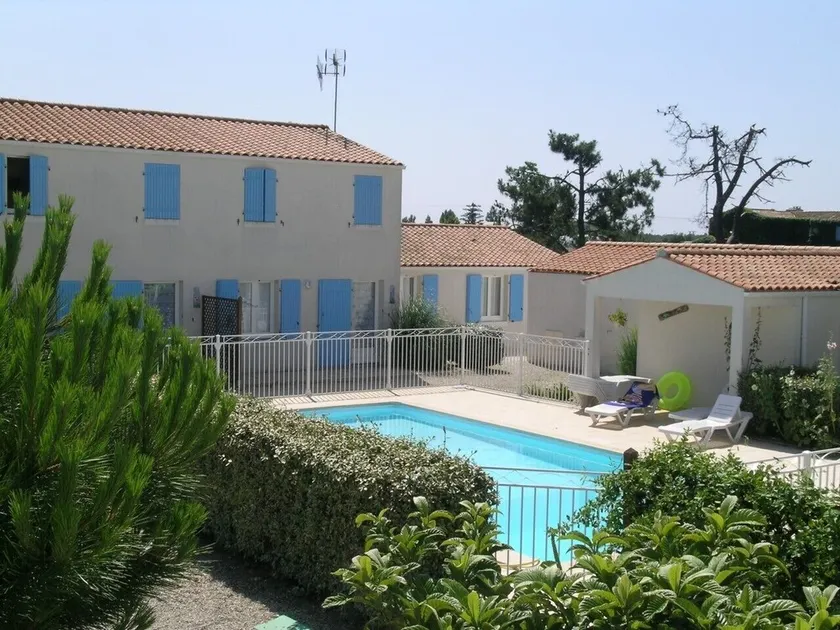 House for 6 people in small residence with swimming pool. - Image 1