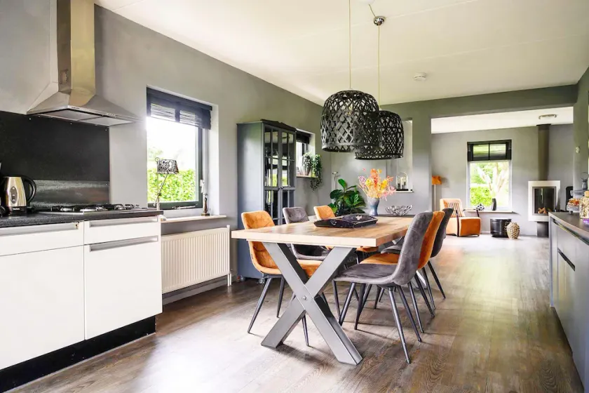 Detached holiday home with jetty and outdoor spa - Image 1