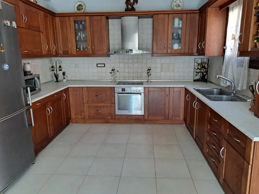 2Bedroom Maisonette House - Image 1