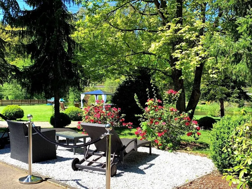 Vacation apartment on the ground floor with large garden and access to the Waldnaab - Image 1