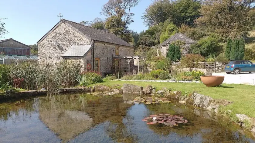 The Meeting House - Image 1