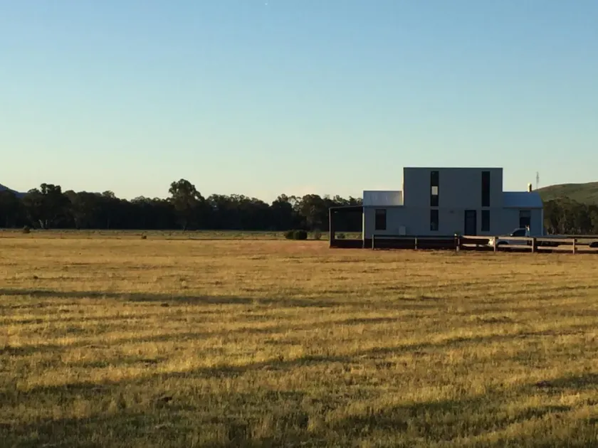 Modern farm house with panoramic views of the Grampians - Image 1