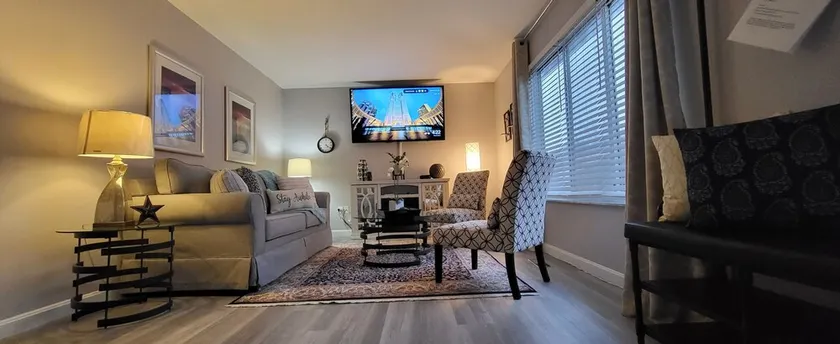 Récemment rénové, ste luxe privé ste à Westlake! - Image 1