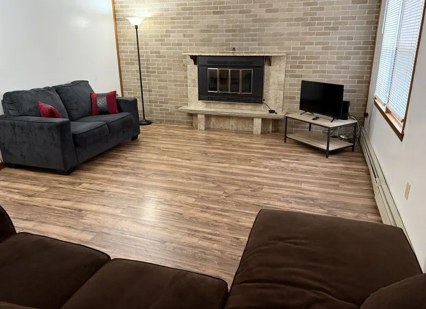 Private house with 4 bedrooms and 2 bathrooms, direct NYC Manhattan train only 10 minute walk away, MetLife Stadium FIFA World Cup 30 minutes away - Image 1