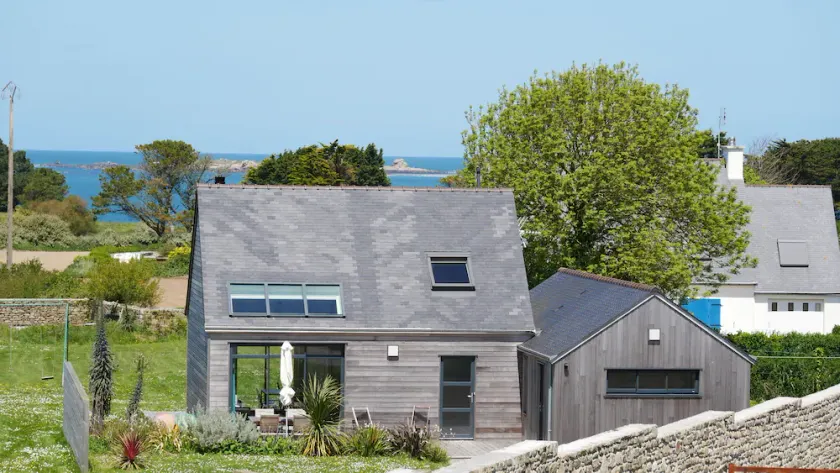 Træhus, nær strande og klitter, halvø Sainte Marguerite - Image 1