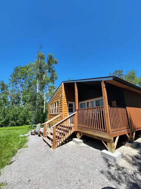 The cozy cabin… 12 minutes to Grand Beach! - Image 1