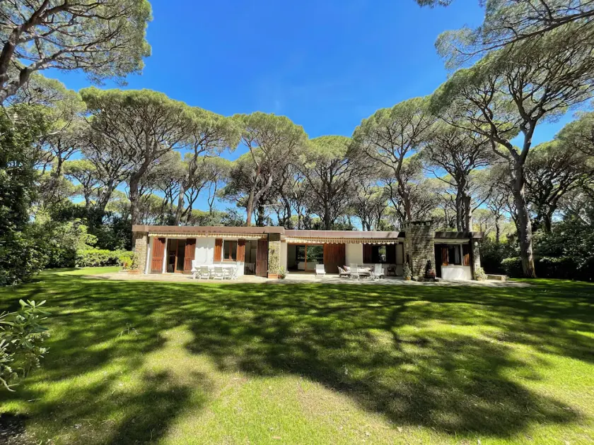 Villa i Pinewood af Roccamare - Image 1