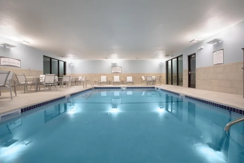Hearing Accessible Queen Studio | Tillgång till pool + GRATIS daglig frukost ingår - Image 1