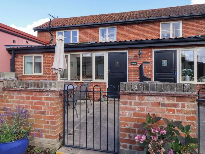 Coachman's Cottage - Image 1