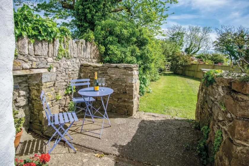 Soap Barn - 1 Bedroom Cottage - Manorbier - Image 1