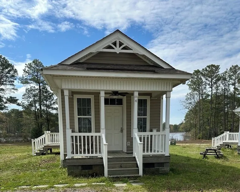 Coles Point Marina - Image 1