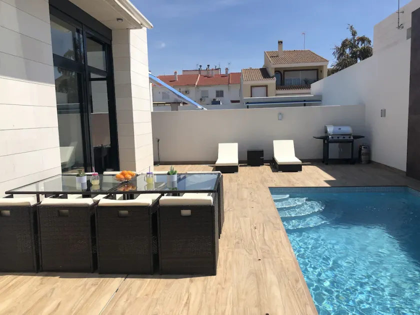 Villa de ville neuve avec piscine - Villa Vincent - Image 1
