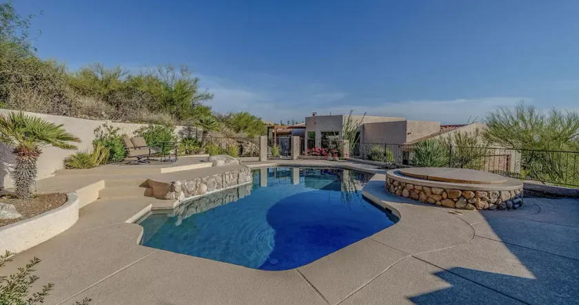 Catalina Foothills private escape with views, pool, and spa - Image 1