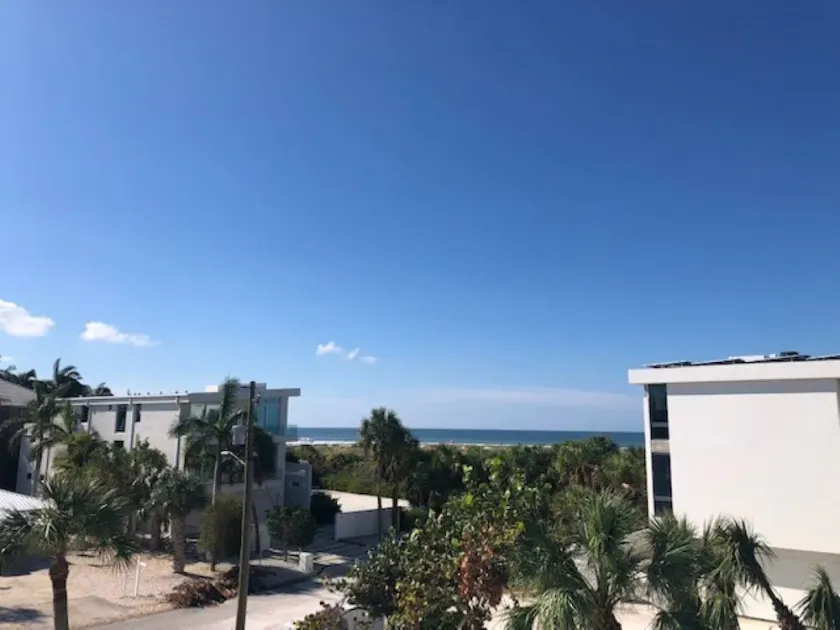 Lido Beach House  - Image 1