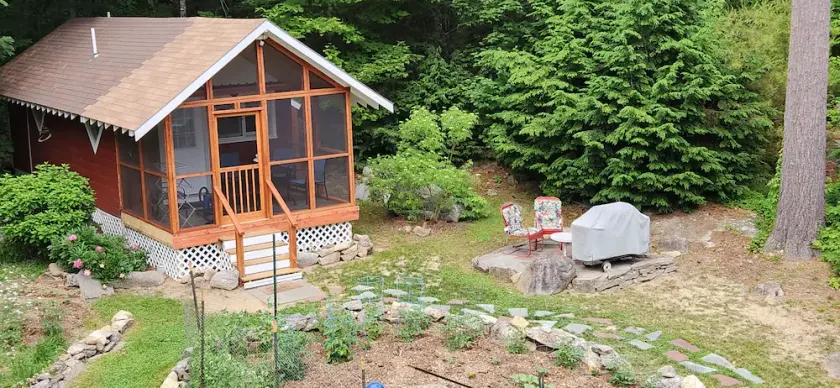 Sebago Lake Cottage on Raymond Cape - Image 1