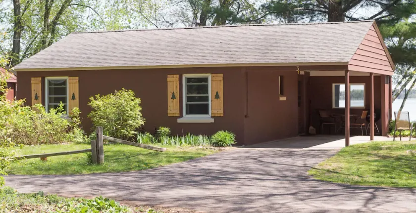 Two bedroom lakeside cabin-just 30' from beautiful Lake Wissota! - Image 1