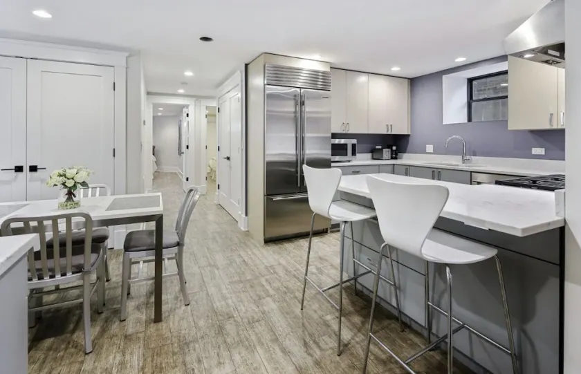 Lovely getaway 2BR 2BA Apartment near Wrigley Field - Image 1