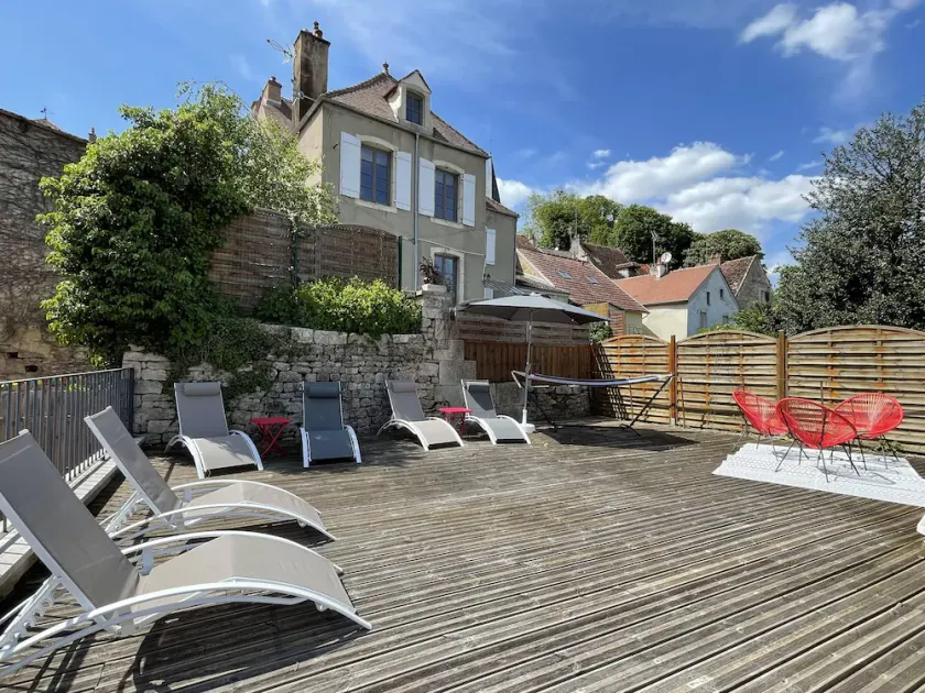 Montbard 3 Logements Pour Groupe 15 Personnes Maxi - Image 1