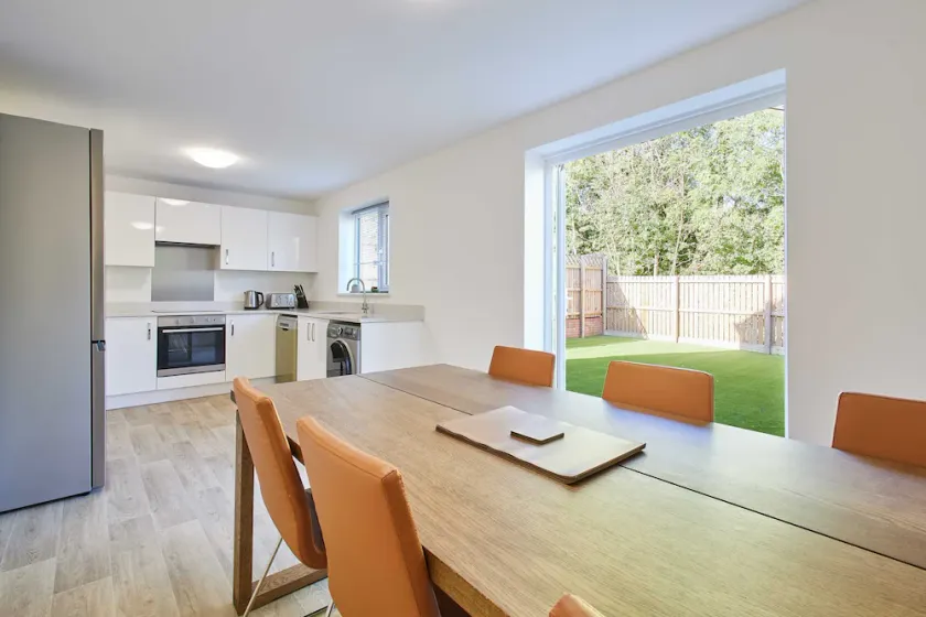 Host & Stay - Aronora Guest House - Image 1