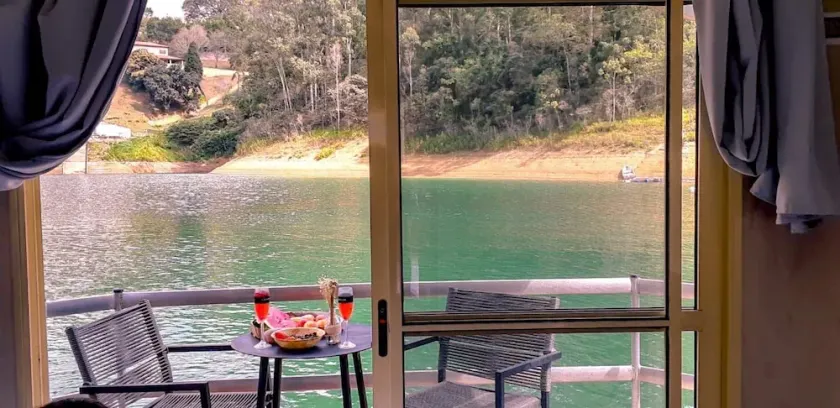 Float Inn - Image 1
