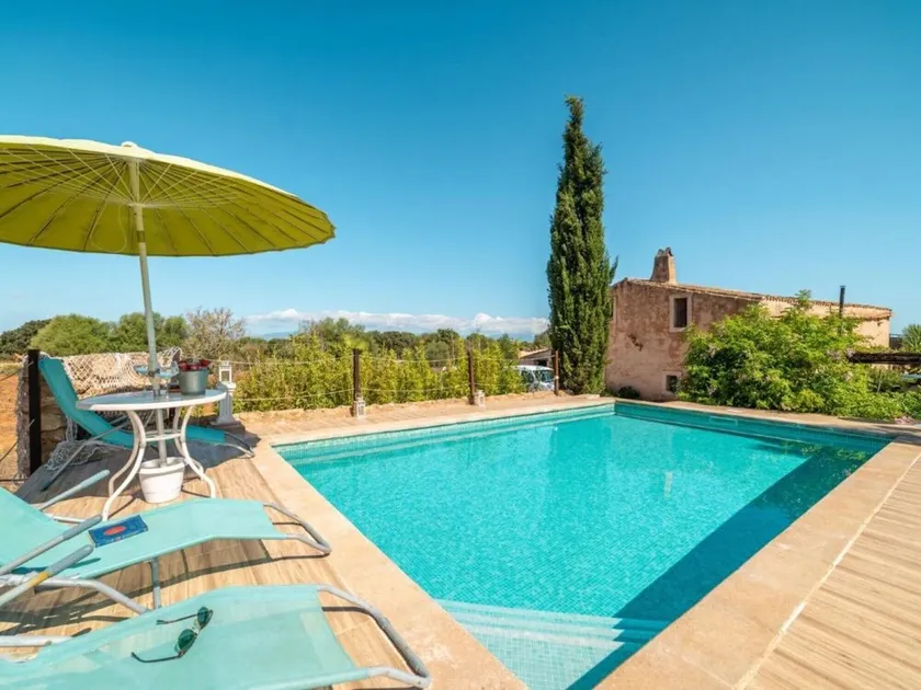 Maison de vacances 'Villa Can Lloret' avec vue sur les montagnes, Wi-Fi et climatisation. - Image 1