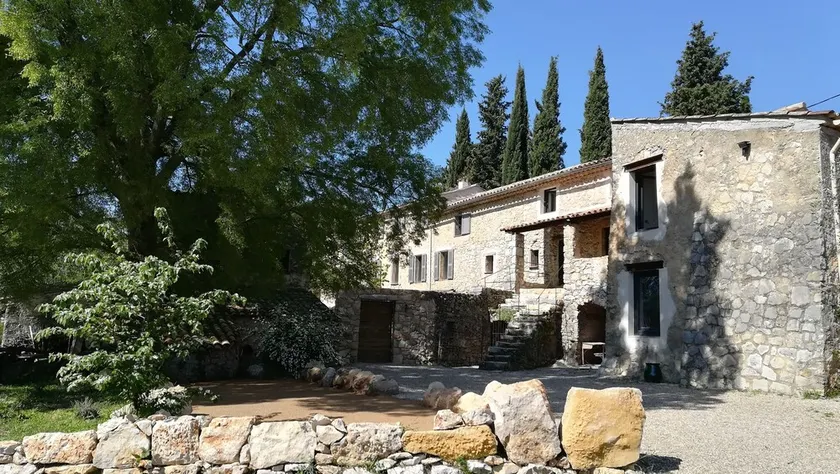 Mas Osmeea - MIMOSA Suite. On the first floor of one wing of the farmhouse, with plenty of privacy. - Image 1