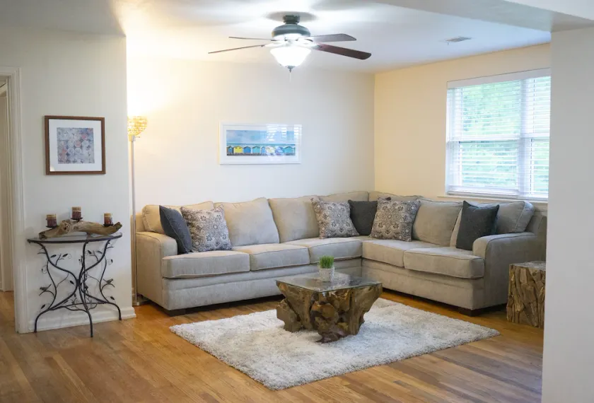2 minutes from the Beach! - Image 1