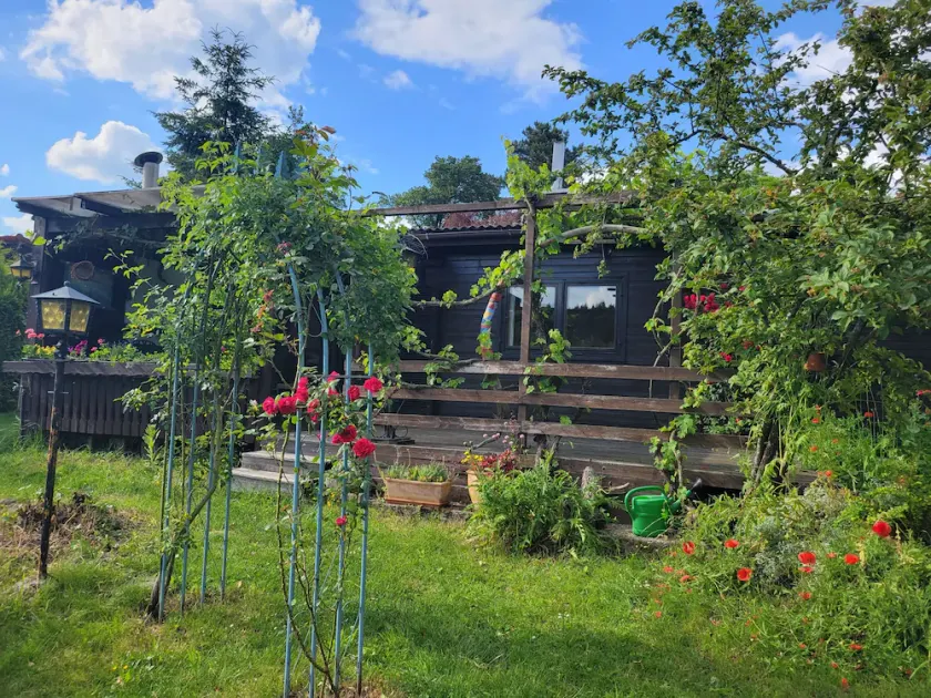 LARGE HOLIDAY HOUSE WITH GARDEN - Image 1