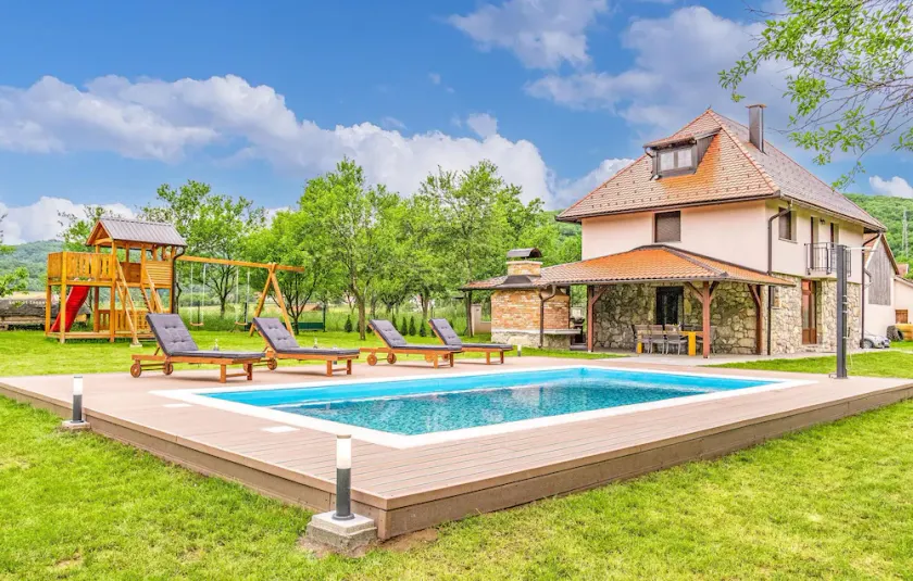 Luxurious Home In Otocac - Image 1