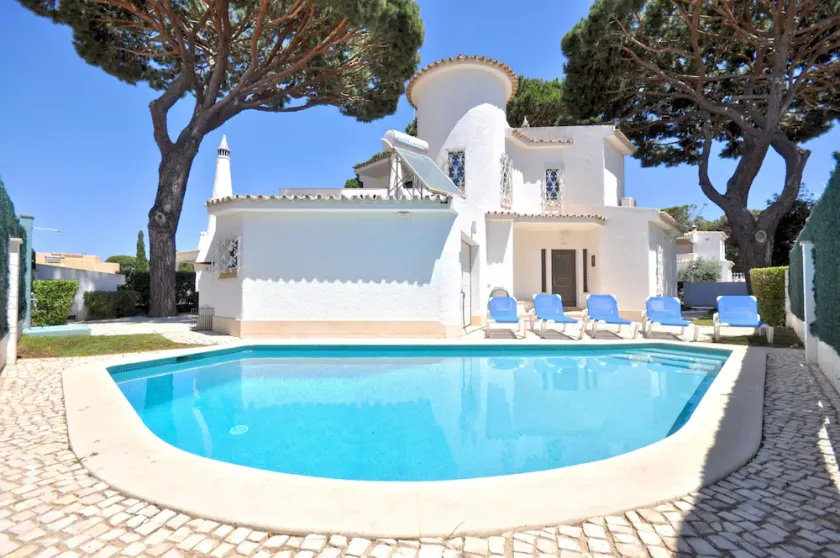 Villa in Vilamoura with Pool near Golf Courses - Image 1