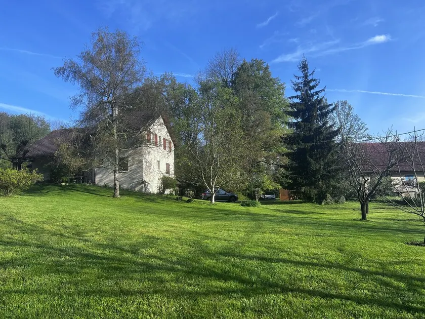 Hus beliggende mellem Chartreuse naturpark og søen Aiguebelette - Image 1