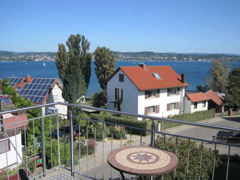 Vacation Apartment with a View of Lake Imperia - Image 1