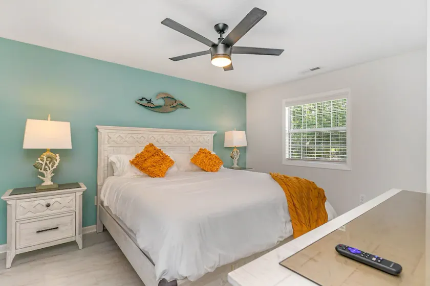 Peaceful views, 10-Minutes from the Ocean and all Amenities  - Image 1