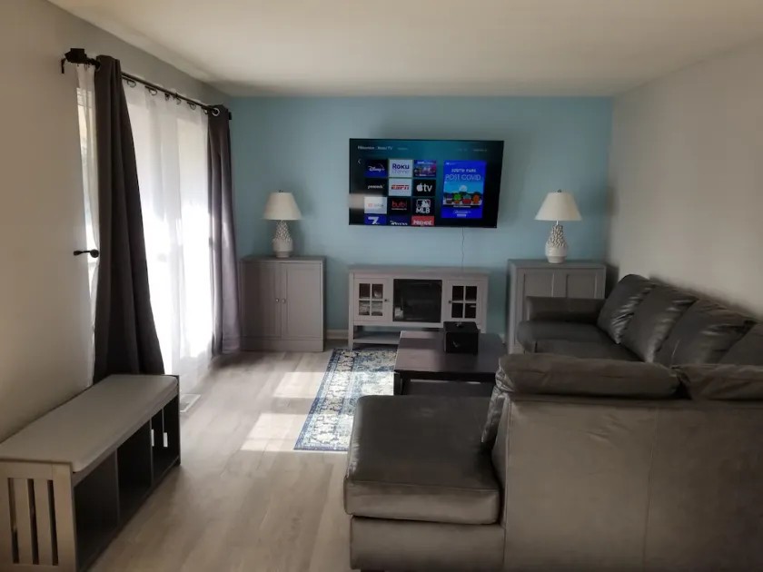 **Luxury** - Newly Renovated 3 BR Oasis - Canton/Plymouth/Ann Arbor - Image 1