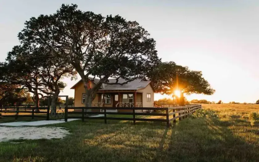 Relax at RMB Longhorn East, a country paradise - Image 1