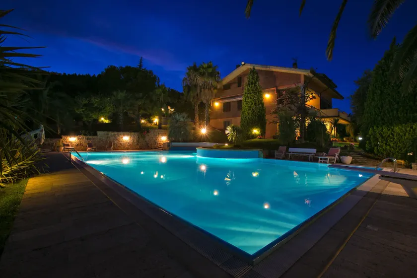 UN VRAI \"VILLA VILLAGE\" ------- 10% DE REDUCTION EN MAI ET SEPTEMBRE ----------- - Image 1