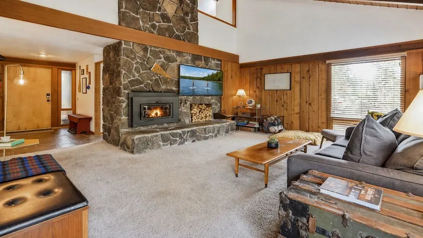 1 Crag-Sunriver, Oregon: Hot Tub, Pet Friendly, BBQ, WiFi, SHARC Aquatics, Tubing Hill, Mt. Bachelor, Golf, Deschutes River, Tennis, Bike Paths - Image 1