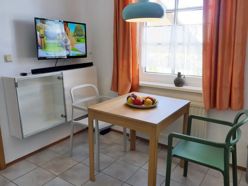 Apartamento para 4 pessoas, grande jardim, wi-fi e estacionamento gratuito - Image 1