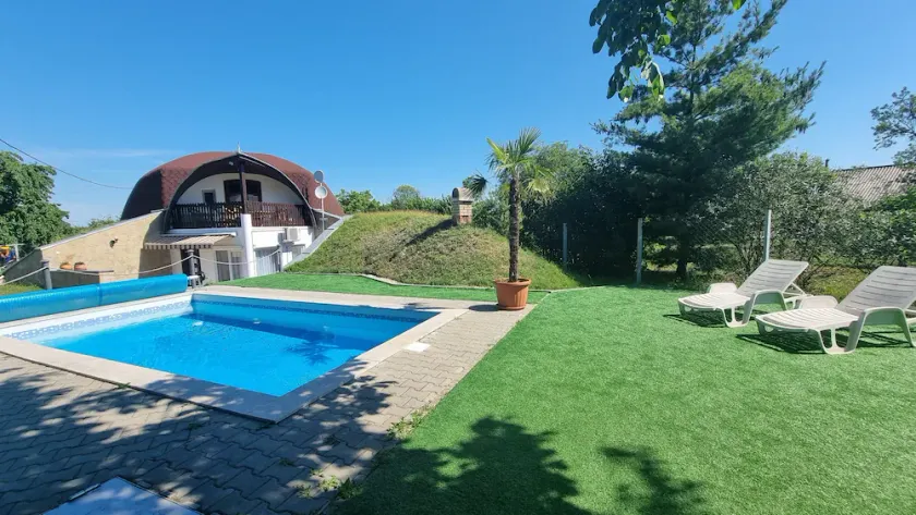 private holiday home for 8-10 people, pool, air conditioning, - Image 1