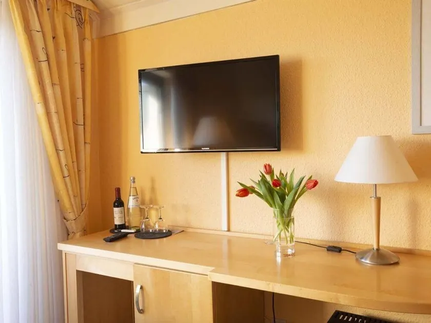 South side with balcony, with panoramic view from 12 nights - Waldhotel Sonnenberg - Image 1