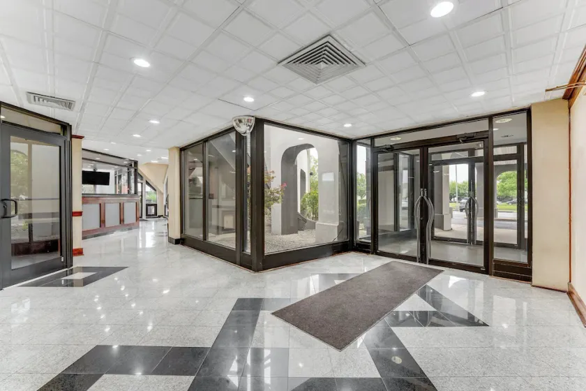 Red Carpet Inn & Suites - Image 1