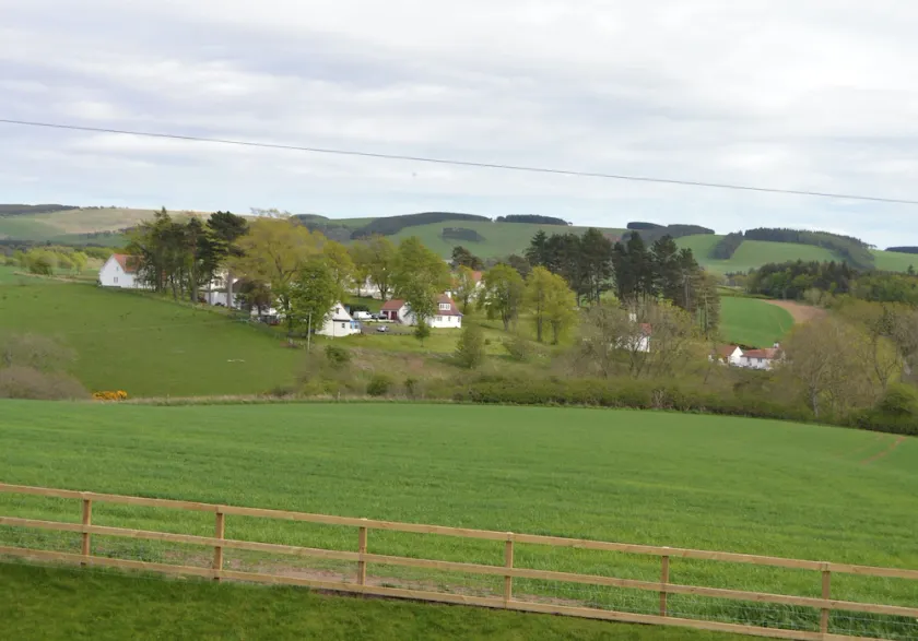 Emplacement champêtre avec une vue superbe sur les collines de Lammermuir - Image 1