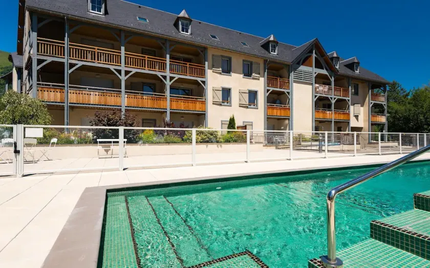 Appartement cosy à 500 m de la télécabine et des thermes! Casiers à ski - Image 1