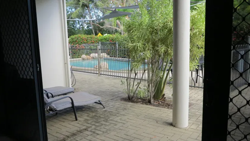 Sol Y Olas Sun & Waves - Tastefully designed townhouse in lush, tropical gardens with pool - Image 1