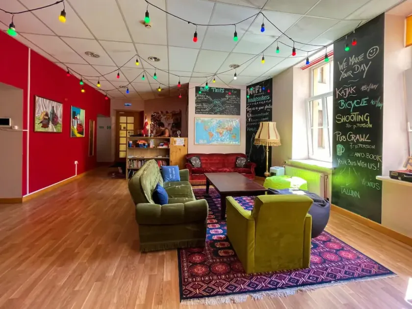 Cinnamon Sally Backpackers Hostel - Image 1
