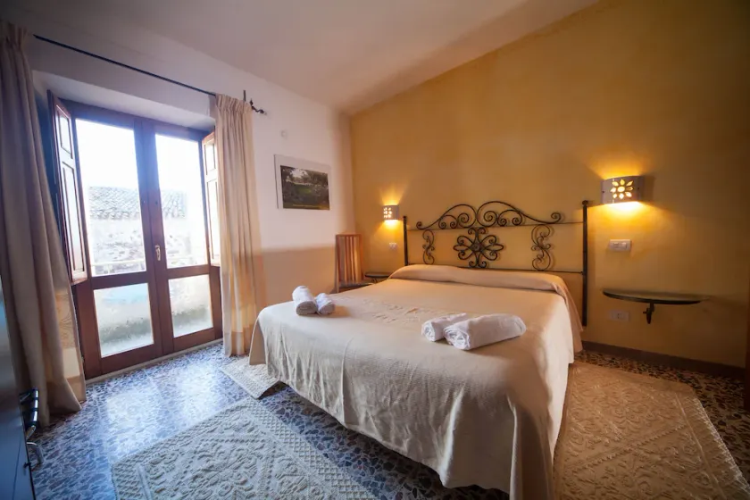 Guest house Su Ghindalu room 104 - Image 1