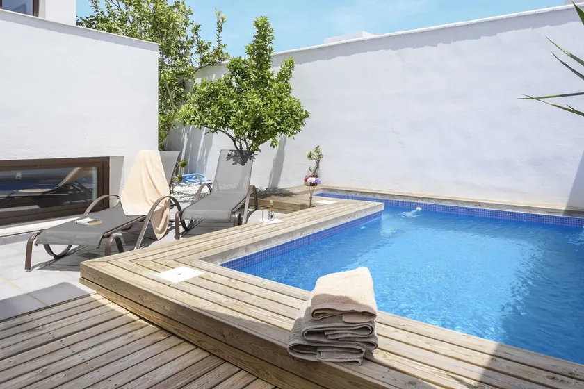 Maison moderne près de la plage avec piscine, terrasse sur le toit, Wi-Fi et climatisation - Image 1